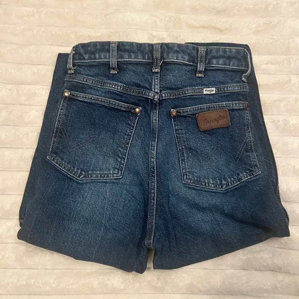 Womens Wrangler Jeans Size 26x32 - Picture 2 of 2